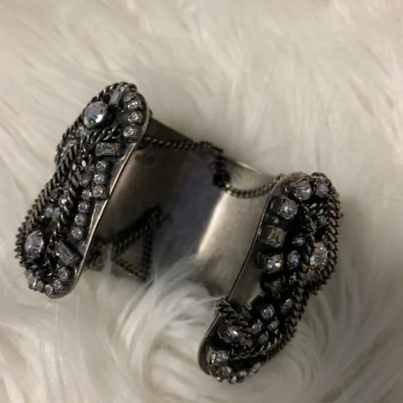 Cuff bracelet - Picture 2 of 2